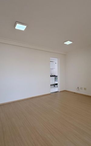 Apartamento à venda com 75m², 2 quartos e 2 vagas Apartamento à venda com 75m², 2 quartos e 2 vagasSala
