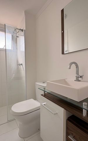 Apartamento à venda com 75m², 2 quartos e 2 vagas Apartamento à venda com 75m², 2 quartos e 2 vagasBanheiro
