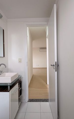 Apartamento à venda com 75m², 2 quartos e 2 vagas Apartamento à venda com 75m², 2 quartos e 2 vagasBanheiro