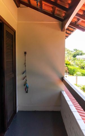 Casa de condomínio à venda com 456m², 6 quartos e 5 vagas Casa de condomínio à venda com 456m², 6 quartos e 5 vagasVaranda da Suíte 3