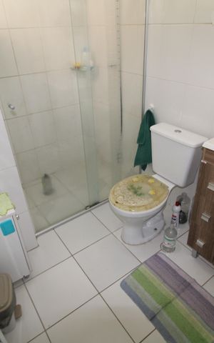 Casa de condomínio à venda com 90m², 2 quartos e 2 vagasBanheiro 