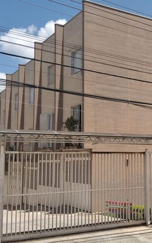 Casa de condomínio à venda com 90m², 2 quartos e 2 vagas Casa de condomínio à venda com 90m², 2 quartos e 2 vagasFachada