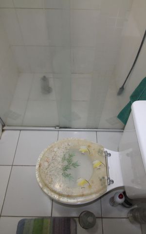 Casa de condomínio à venda com 90m², 2 quartos e 2 vagasBanheiro 