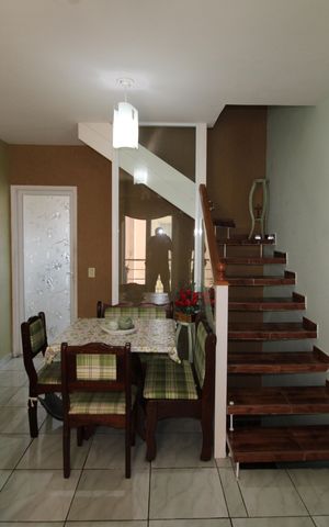 Casa de condomínio à venda com 90m², 2 quartos e 2 vagasSala