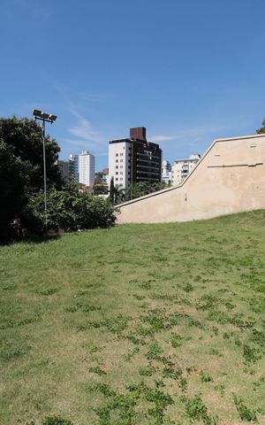 Casa à venda com 370m², 5 quartos e 8 vagasÁrea Externa
