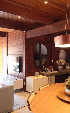 Casa à venda com 370m², 5 quartos e 8 vagasSala