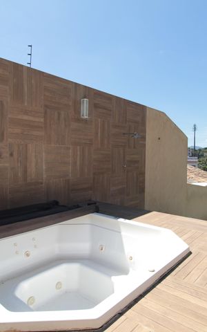 Casa à venda com 370m², 5 quartos e 8 vagasÁrea Externa
