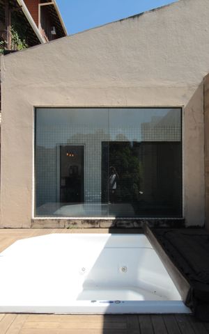 Casa à venda com 370m², 5 quartos e 8 vagasÁrea Externa