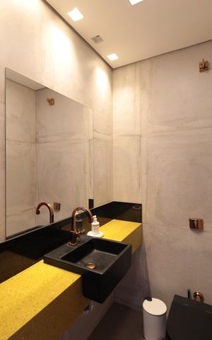Casa à venda com 370m², 5 quartos e 8 vagasBanheiro