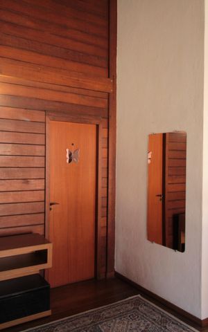 Casa à venda com 370m², 5 quartos e 8 vagasCorredor