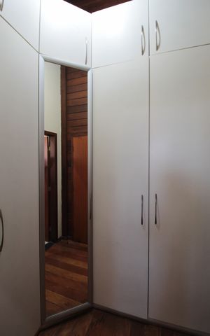 Casa à venda com 370m², 5 quartos e 8 vagasCloset do quarto 1