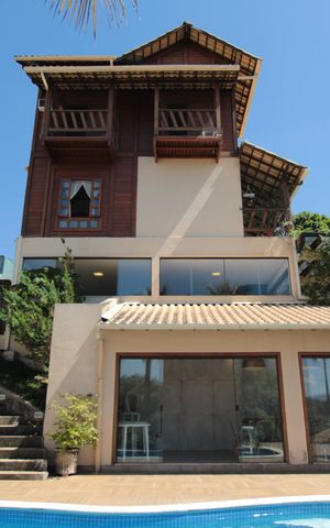 Casa à venda com 370m², 5 quartos e 8 vagasPiscina