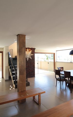 Casa à venda com 370m², 5 quartos e 8 vagasSala 2