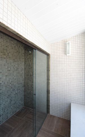 Casa à venda com 370m², 5 quartos e 8 vagasÁrea Externa