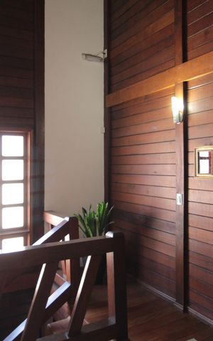 Casa à venda com 370m², 5 quartos e 8 vagasCorredor