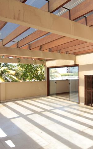 Casa à venda com 370m², 5 quartos e 8 vagasGaragem
