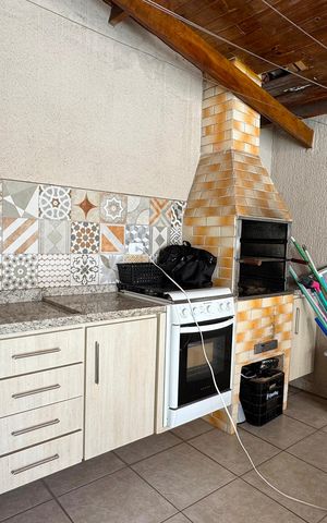 Casa de condomínio à venda com 270m², 3 quartos e 3 vagasChurrasqueira