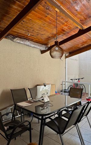 Casa de condomínio à venda com 270m², 3 quartos e 3 vagasChurrasqueira