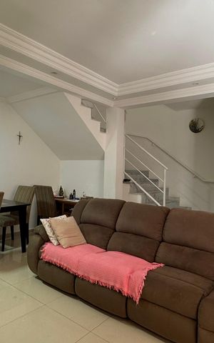 Casa de condomínio à venda com 270m², 3 quartos e 3 vagasSala