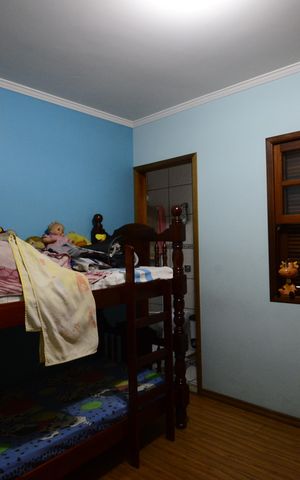 Casa à venda com 180m², 4 quartos e 10 vagasSuíte 2