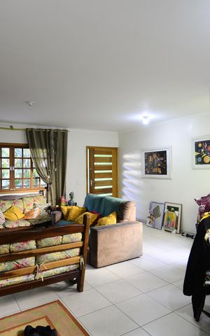 Casa à venda com 180m², 4 quartos e 10 vagasSala