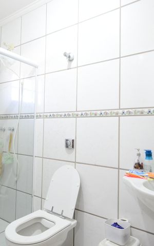 Casa à venda com 180m², 4 quartos e 10 vagasBanheiro da Suíte 1