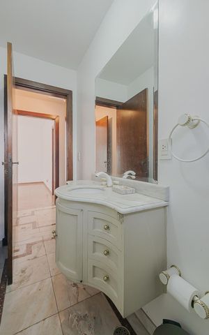 Casa à venda com 336m², 4 quartos e 4 vagasLavabo da Sala