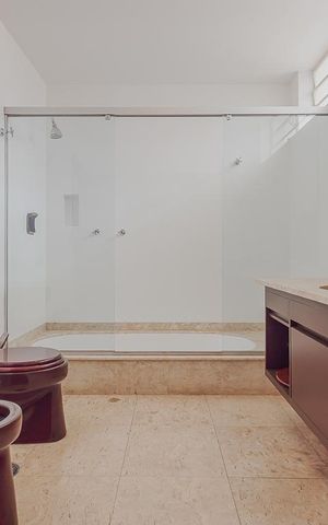 Casa à venda com 336m², 4 quartos e 4 vagasBanheiro da Suíte 4