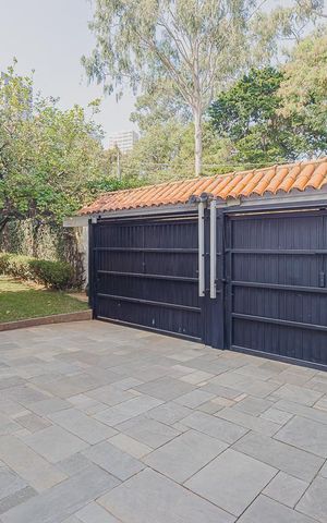 Casa à venda com 336m², 4 quartos e 4 vagasGaragem