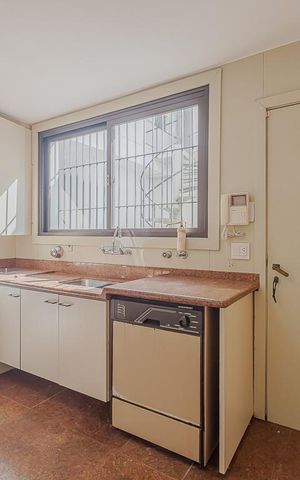 Casa à venda com 336m², 4 quartos e 4 vagasCozinha