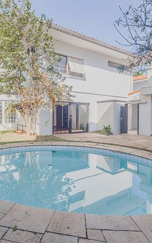 Casa à venda com 336m², 4 quartos e 4 vagasPiscina