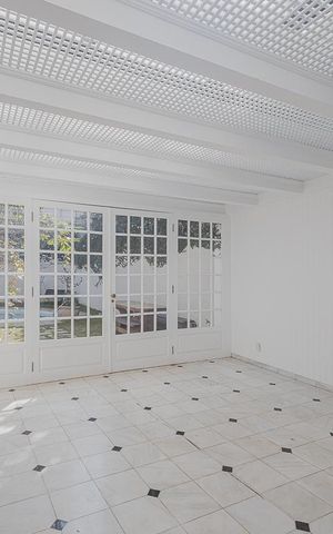 Casa à venda com 336m², 4 quartos e 4 vagasSala 2