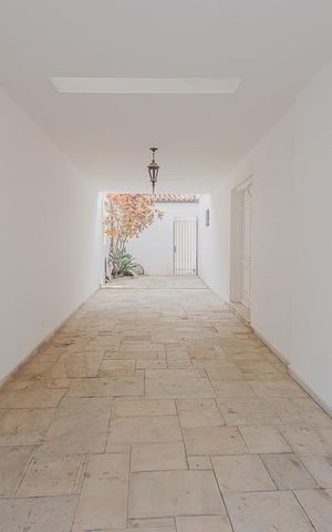 Casa à venda com 336m², 4 quartos e 4 vagasGaragem
