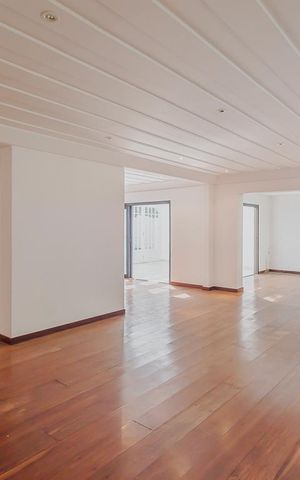 Casa à venda com 336m², 4 quartos e 4 vagasSala 1