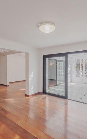 Casa à venda com 336m², 4 quartos e 4 vagasSala 1