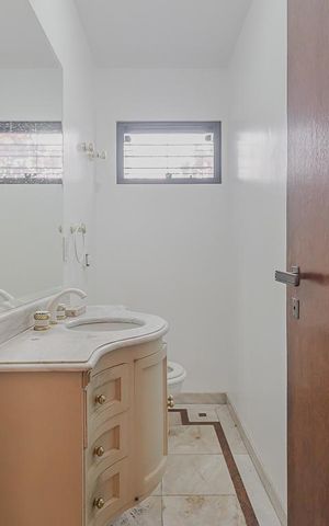 Casa à venda com 336m², 4 quartos e 4 vagasLavabo da Sala