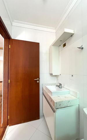 Casa à venda com 230m², 4 quartos e 4 vagas Casa à venda com 230m², 4 quartos e 4 vagasBanheiro da Suíte 1