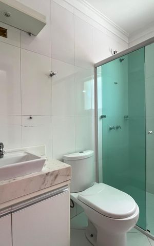 Casa à venda com 230m², 4 quartos e 4 vagas Casa à venda com 230m², 4 quartos e 4 vagasBanheiro da Suíte 1