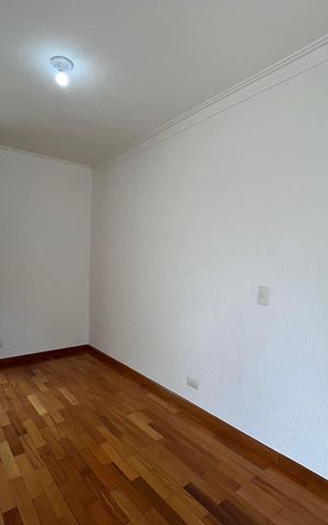 Casa à venda com 230m², 4 quartos e 4 vagas Casa à venda com 230m², 4 quartos e 4 vagasQuarto 3
