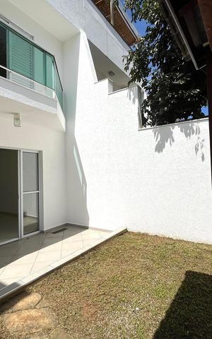 Casa à venda com 230m², 4 quartos e 4 vagas Casa à venda com 230m², 4 quartos e 4 vagasChurrasqueira