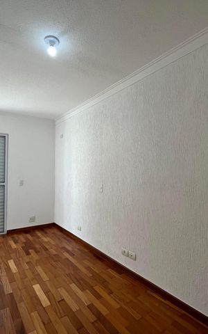 Casa à venda com 230m², 4 quartos e 4 vagas Casa à venda com 230m², 4 quartos e 4 vagasQuarto 4