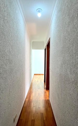 Casa à venda com 230m², 4 quartos e 4 vagas Casa à venda com 230m², 4 quartos e 4 vagasCorredor