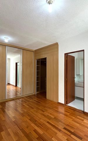 Casa à venda com 230m², 4 quartos e 4 vagas Casa à venda com 230m², 4 quartos e 4 vagasSuite 1