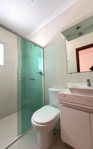 Casa à venda com 230m², 4 quartos e 4 vagas Casa à venda com 230m², 4 quartos e 4 vagasBanheiro da Suíte 2