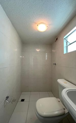 Casa à venda com 230m², 4 quartos e 4 vagas Casa à venda com 230m², 4 quartos e 4 vagasBanheiro do Escritório