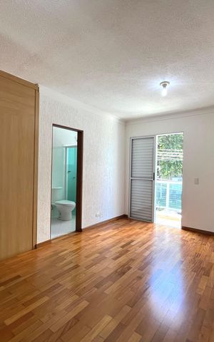 Casa à venda com 230m², 4 quartos e 4 vagas Casa à venda com 230m², 4 quartos e 4 vagasSuite 1