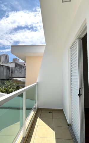 Casa à venda com 230m², 4 quartos e 4 vagas Casa à venda com 230m², 4 quartos e 4 vagasVaranda do Quarto 3