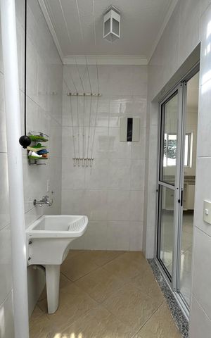 Casa à venda com 230m², 4 quartos e 4 vagas Casa à venda com 230m², 4 quartos e 4 vagasÁrea de Serviço
