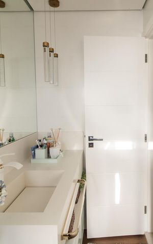 Casa à venda com 290m², 3 quartos e 4 vagas Casa à venda com 290m², 3 quartos e 4 vagasBanheiro da Suíte 1