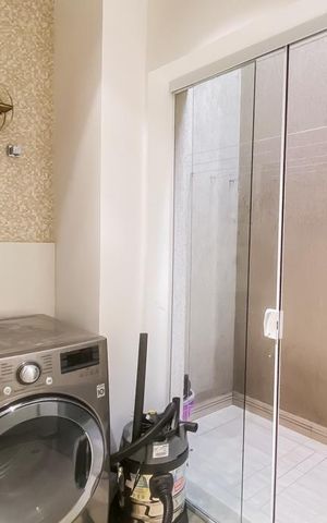 Casa à venda com 290m², 3 quartos e 4 vagas Casa à venda com 290m², 3 quartos e 4 vagasÁrea de Serviço